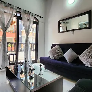 https://acogedor-apartamento-en-envigado-muy-central.colombiamedellinhotels.com